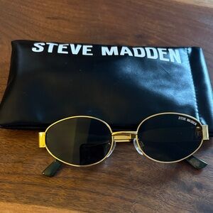 Steve Madden Black and Gold Men's Sunglasses